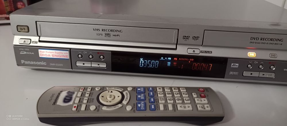 Panasonic combo VHS-DVD recorder in stare perfecta cu telecomanda