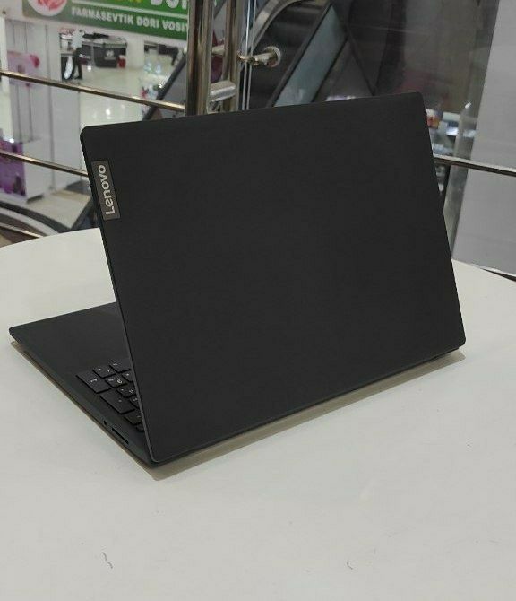 Lenova V15  studentlar uchun qulay narx.