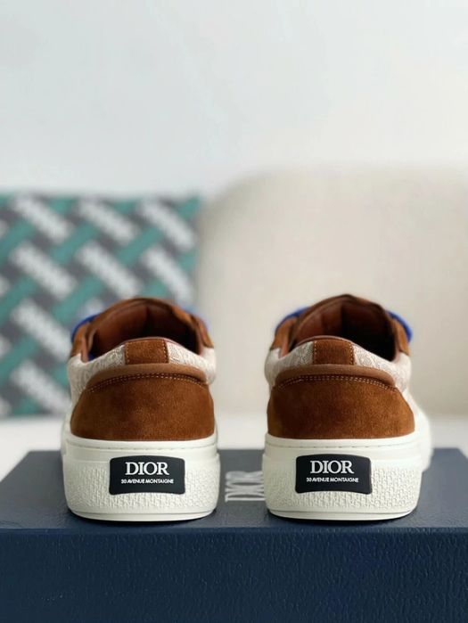 CD B33 / Light Grey / Brown / Grey