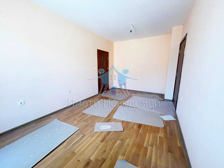 Продава се Четиристаен апартамент в Шумен, Пазара - 130 кв.м за 746 €/кв.м - Снимка #2