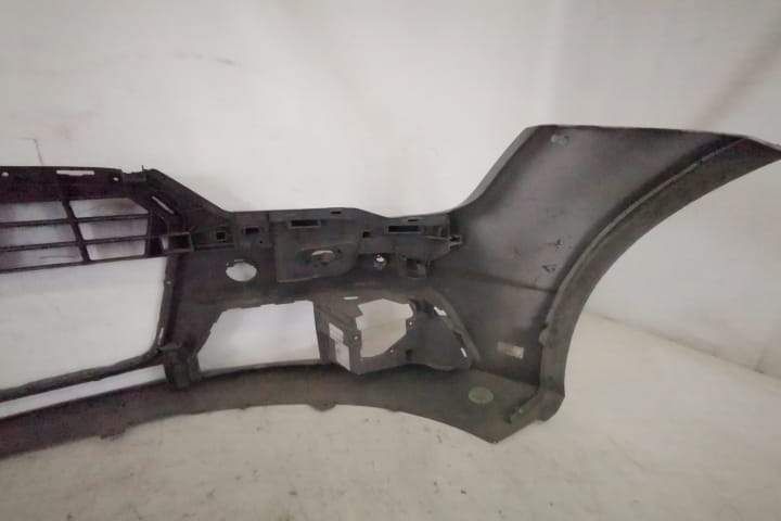 Предна броня Оригинална С Горна Решетка Сензори И Измиващи Устройства