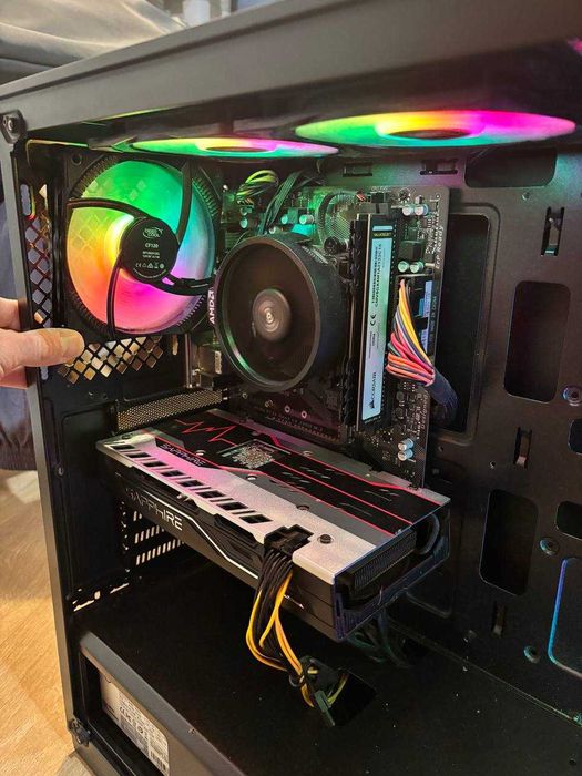 Геймърски компютър + Монитор (Подарък) / Ryzen 5 2600 / RX 5600 XT / 24GB RAM