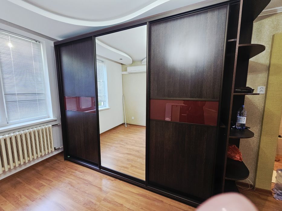 Продам шкаф - купе и прихожую