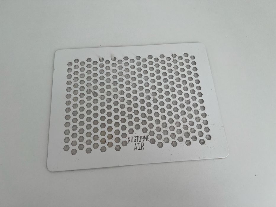 Маникюрный стол с встроенной вытяжкой