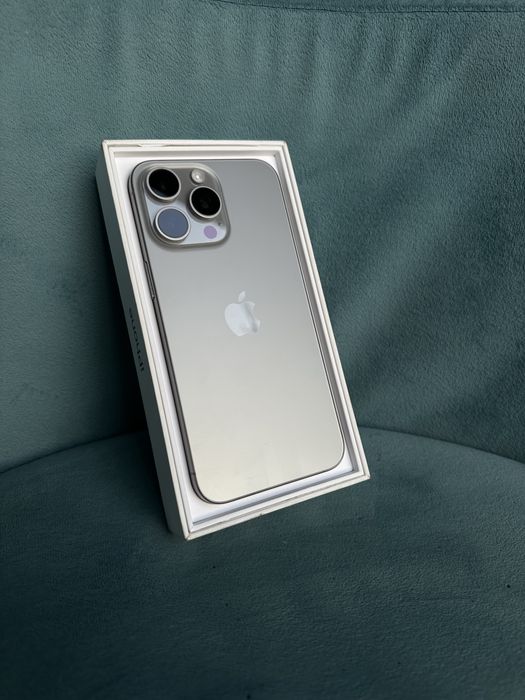 Iphone 15 pro max 512 GB batare 81 %