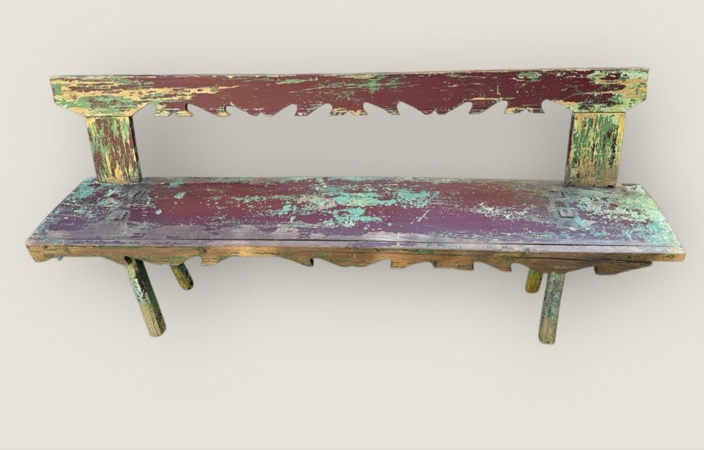 Bancheta taraneasca veche cu spatar si sezut din lemn de stejar