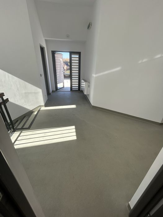 SPECIALIȘTI ÎN MONTAJ | PVC • mochetă • șape • lvt • spc • tapet