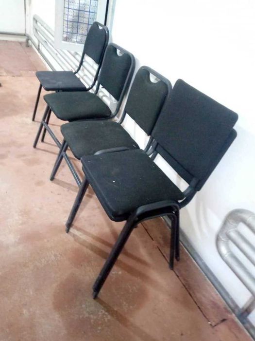 Kuchli va mustahkam stul sotiladi