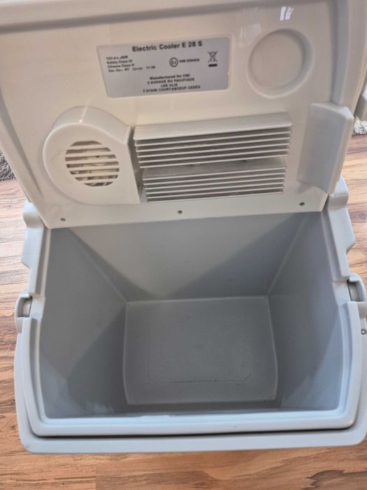 Lada frigorifica 12/230 V Electric Cooler E 28 S
