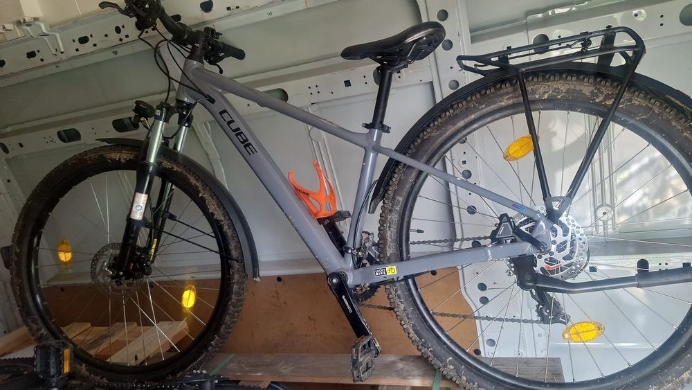 Vand bicicleta stare buna