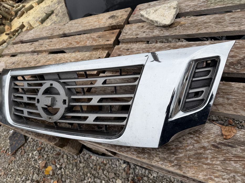 Решетка Nissan Navara