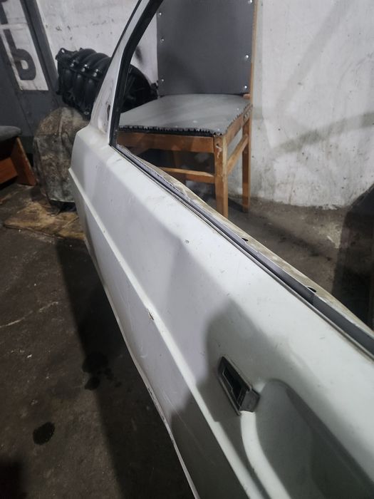 Дверь Мерседес 190