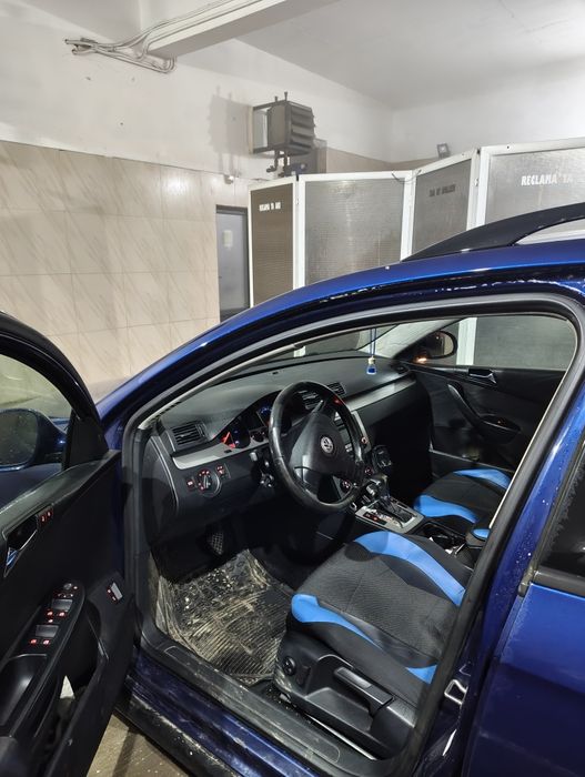 Vând Volkswagen Passat B6