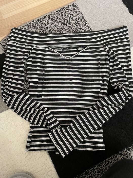 Vând hainute in stare buna