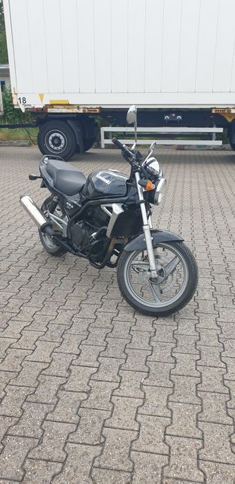 Kawasaki  ER5 .. cu 4550 km...