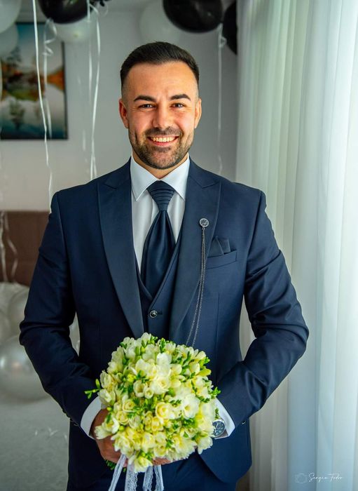 Costum mire bleumarin închis