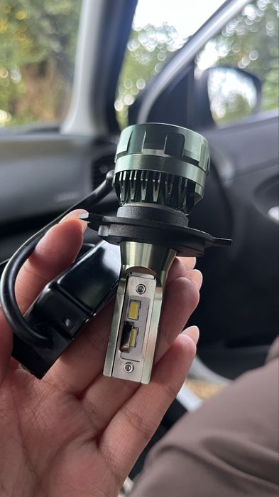 LED лампа для автомобиля H4 (6000K)