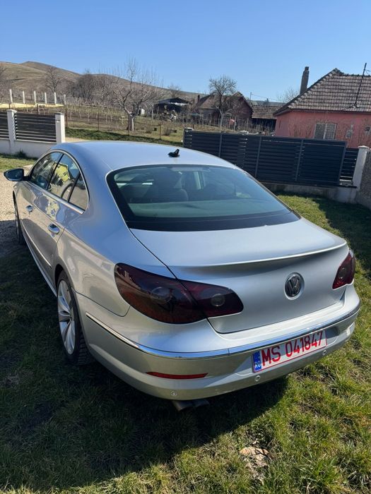 Vând Passat CC 170cp