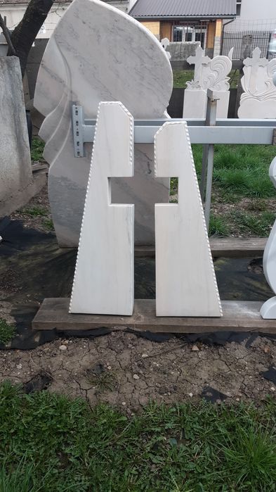 Reducere monumente funerare,cruci de marmură ieftine,livrare gratuită
