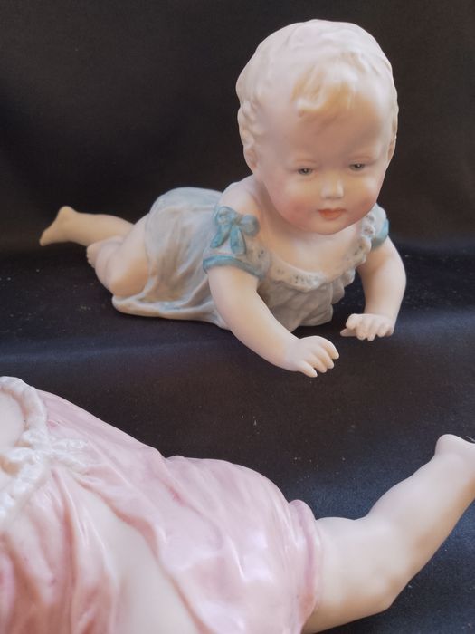 Две фигури "Пиано бебе" по идея на Андреа Садек