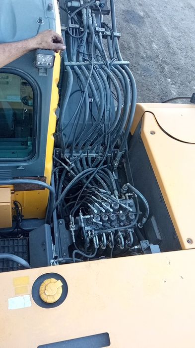 Ekskavator srochna sotiladi Volvo 140 tali