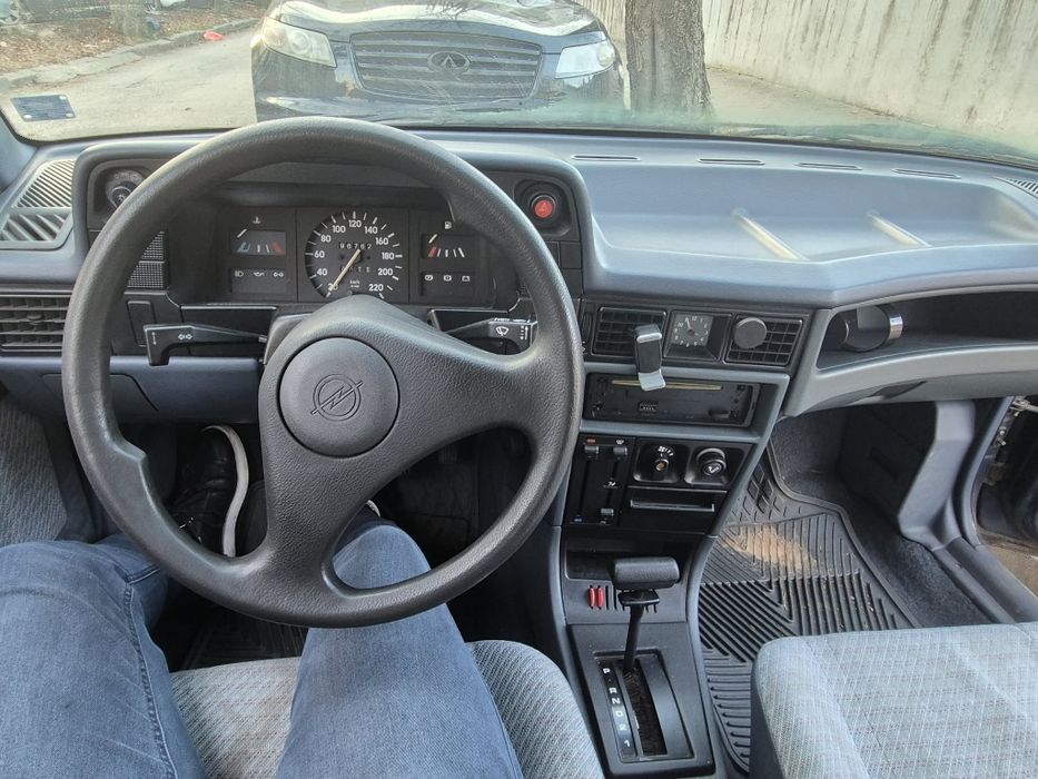 Опел кадет(капка), 1.6 бензин (автомат)