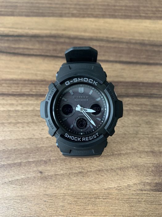 G shock AWG-M100B