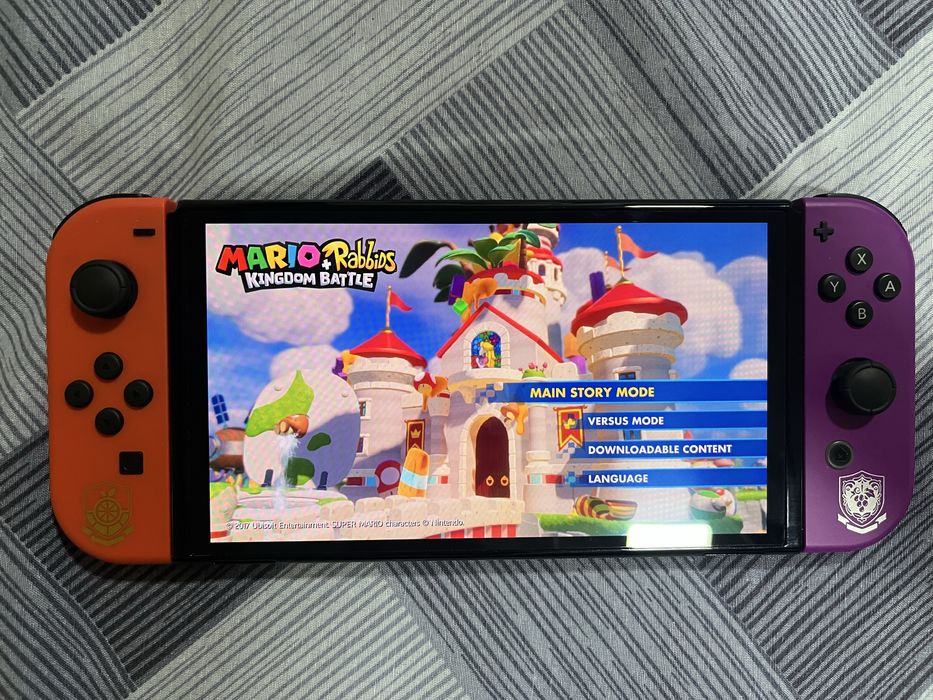 Nintendo Switch OLED с игри и аксесоари