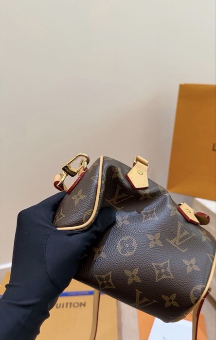 Geanta Louis Vuitton Nano Speedy