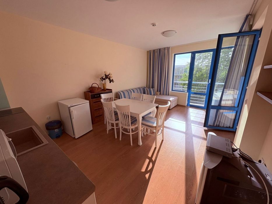 Продава се Двустаен апартамент в к.к. Слънчев бряг - 72 кв.м за 1195 €/кв.м - Снимка #2