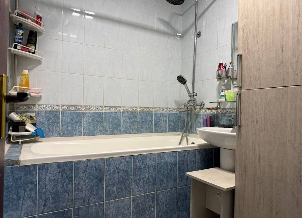 Продается 3-х комнатная квартира на Циалковского. Паркентский рынок