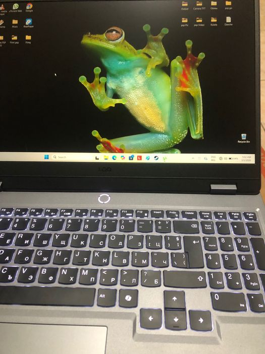 Лаптоп Леново нов