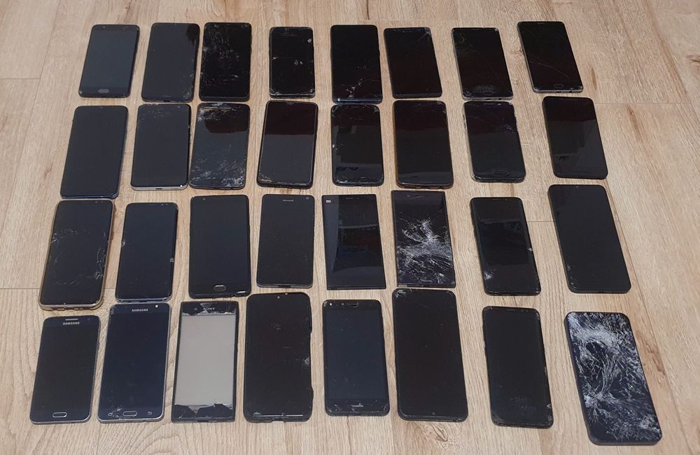 32  telefon Pentru piese Samsung Nokia Xiaomi Oneplus etc