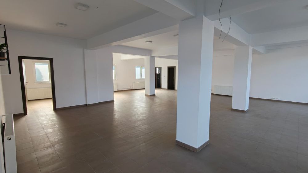 Inchiriez spatiu comercial in zona Sanovil/Materom 125mp
Detalii in privat.