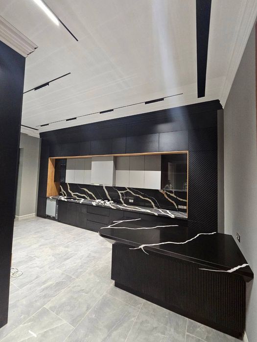 Кварц,акрил. Столешницы,сан.узелы,барные ресепшны,лестничные клеткитд.