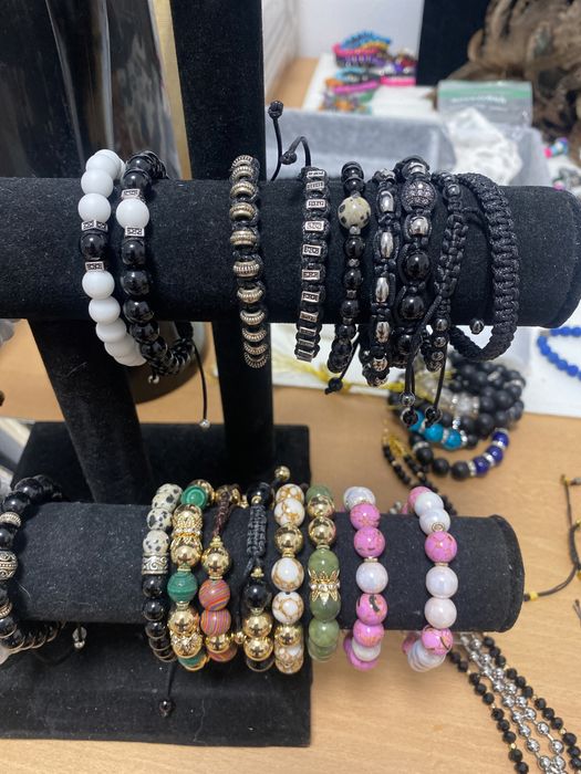 Ръчно правени Гривни ,обеци  и гердани