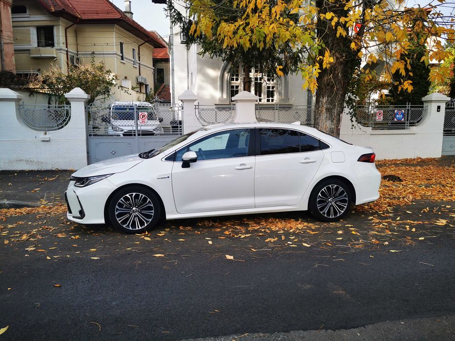 Închiriez mașini București Ilfov – Logan, Clio, Corolla Hybrid – Bolt Uber, firme/persoane fizice, opțiune rămânere