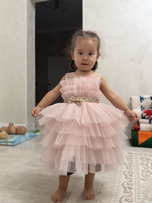 Продам платье для девочек 1-2-3 годик