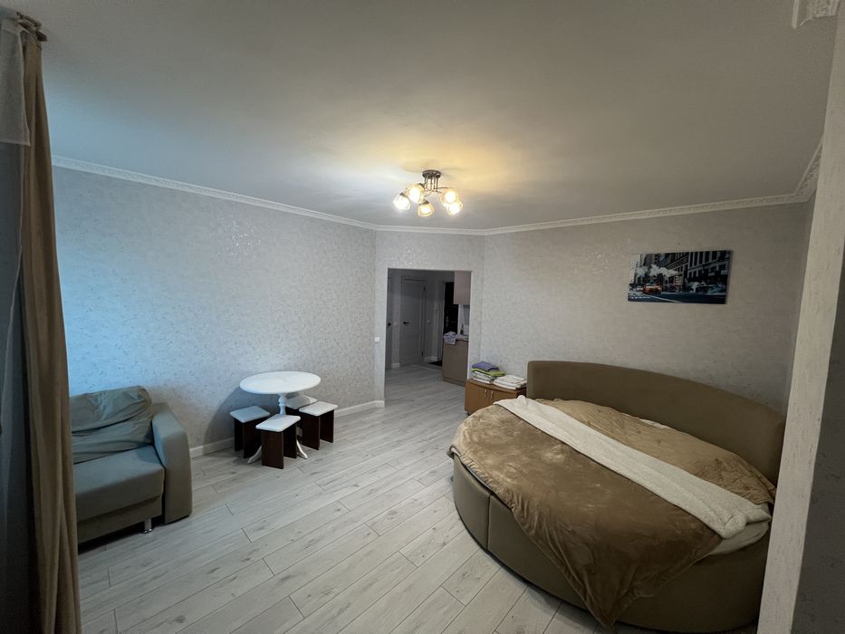 Лазурный квартал 2х комн. в центре Левого берега