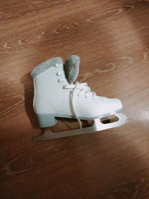 Patine mărimea 41