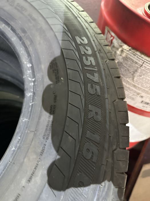 Продам резину 225/75/16C