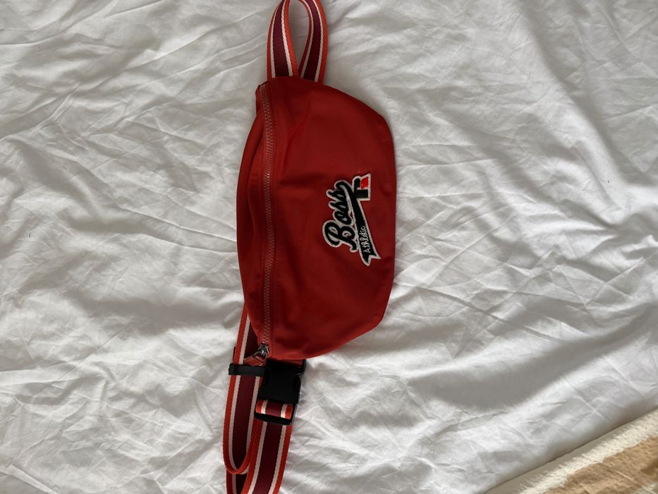 Hugo Boss  чанта 100% Authentic