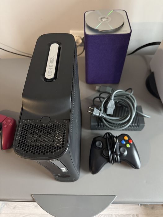 Продам Xbox 360 120GB
