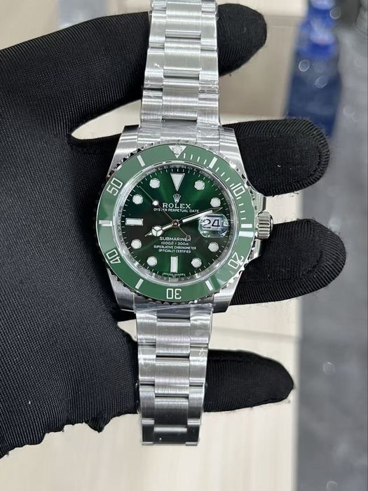 Часы Rolex Submariner “Hulk”