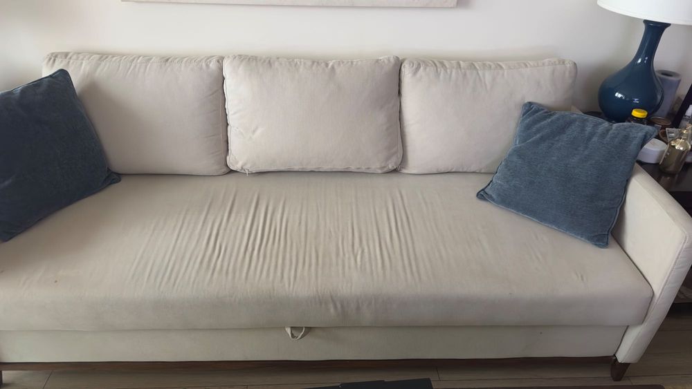 Разтегателен диван за всекидневна