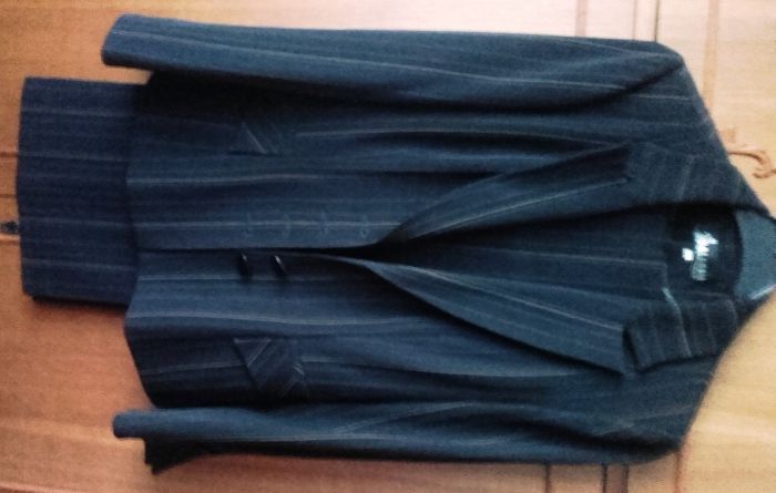 costum bleumarin, pentru tinere