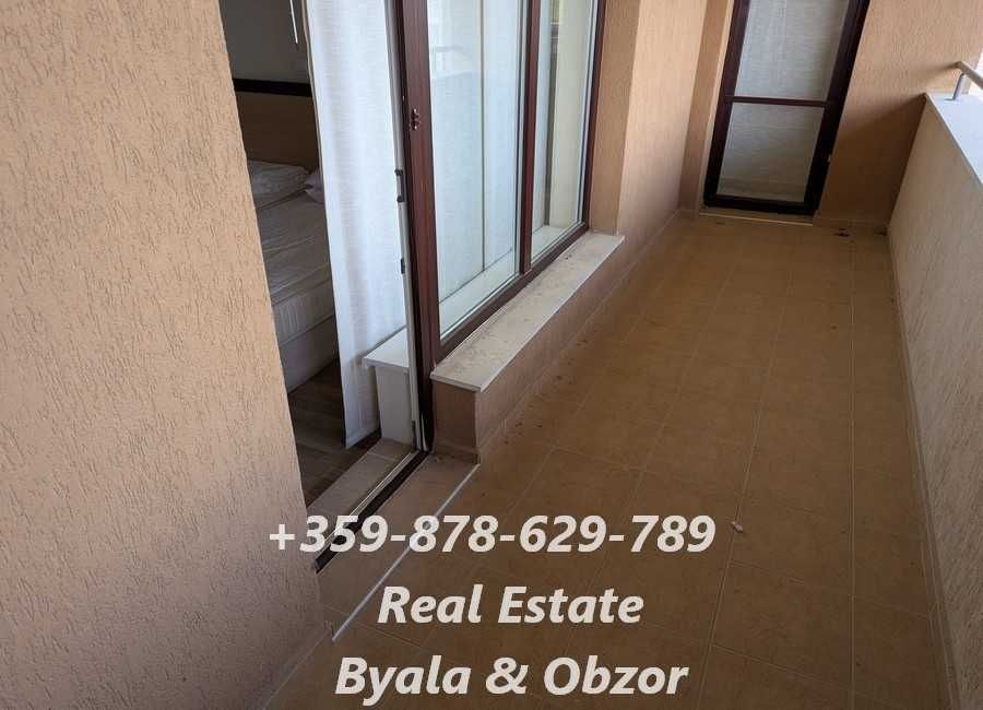 Тристаен апартамент на първа линия в гр.Обзор