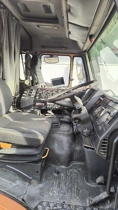 Camion Autospeciala Mercedes-Benz curatare stradala