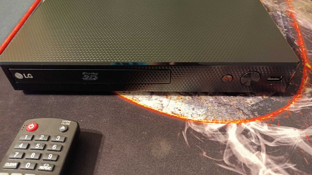 Bluray Player LG BP450 Full HD 3D Smart Netflix Youtube USB ca nou