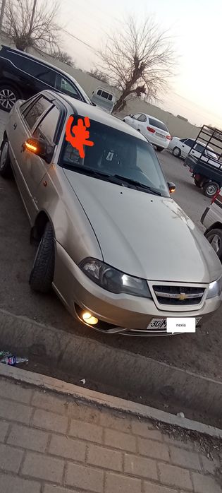 Nexia 2. Narxi 3900$. Nasiyaga boshidan 2000$, 10 oyga 200$ dan